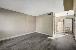 Photo #3: 2360228 Listing 