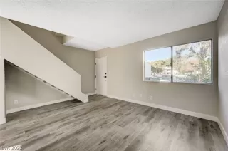 Photo #5: 2360228 Listing 