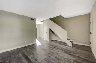 Photo #6: 2360228 Listing 