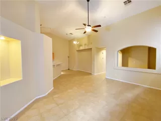 Photo #6: 2360280 Listing 