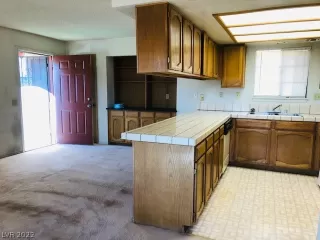 Photo #3: 2360281 Listing