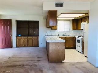 Photo #4: 2360281 Listing