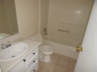 Photo #5: 2360303 Listing 