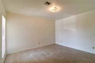 Photo #5: 2360305 Listing 