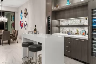 Photo #5: 2360326 Listing