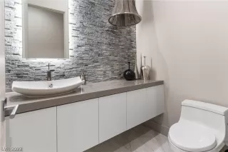 Photo #6: 2360326 Listing