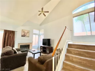 Photo #6: 2360328 Listing 