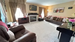 Photo #1: 2360368 Listing 