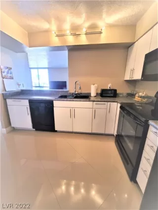 Photo #5: 2360375 Listing 