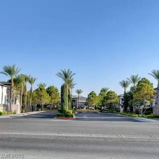 Photo #2: 2360396 Listing