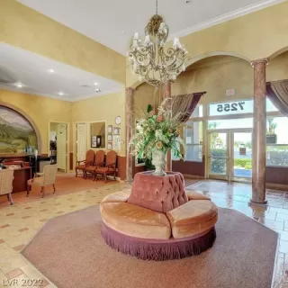 Photo #4: 2360396 Listing