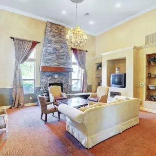 Photo #5: 2360396 Listing