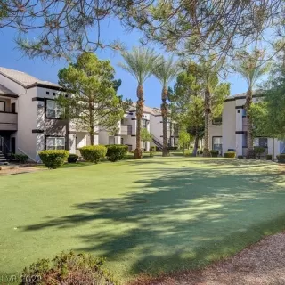 Photo #6: 2360396 Listing