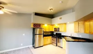 Photo #4: 2360401 Listing 