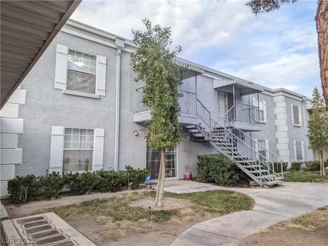 MLS: 2360408 Condo For Sale