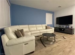 Photo #4: 2360421 Listing