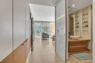 Photo #4: 2360440 Listing