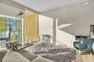 Photo #5: 2360440 Listing