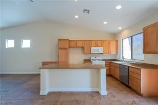 Photo #1: 2360460 Listing