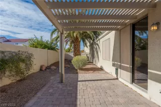 Photo #4: 2360460 Listing