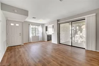 Photo #5: 2360467 Listing