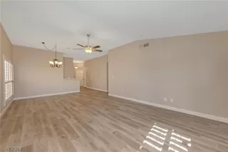 Photo #3: 2360484 Listing