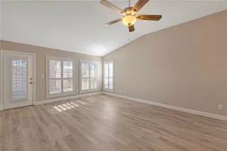 Photo #4: 2360484 Listing