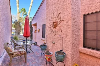 Photo #4: 2360492 Listing