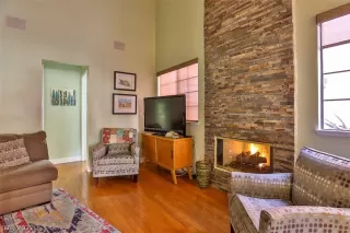 Photo #5: 2360492 Listing