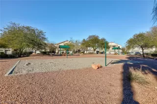 Photo #5: 2360504 Listing 