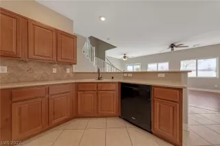 Photo #6: 2360508 Listing 