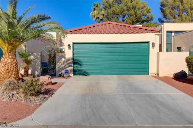 MLS: 2360533 Condo For Sale