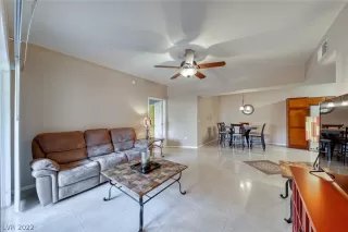 Photo #4: 2360540 Listing