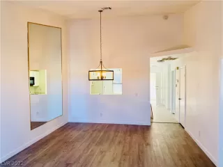 Photo #5: 2360567 Listing 