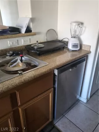 Photo #3: 2360579 Listing