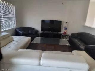 Photo #4: 2360579 Listing