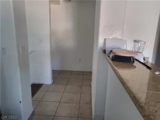 Photo #5: 2360579 Listing