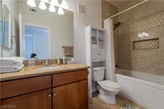 Photo #4: 2360584 Listing