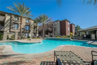 Photo #5: 2360584 Listing