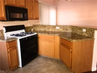 Photo #5: 2360603 Listing 