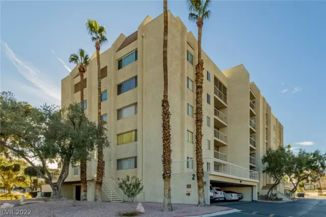 MLS: 2360650 Condo For Sale