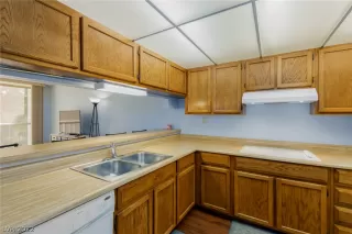 Photo #6: 2360650 Listing