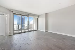 Photo #4: 2360655 Listing