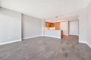 Photo #5: 2360655 Listing