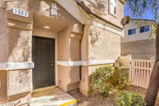 Photo #4: 2360658 Listing