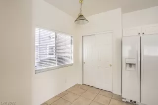 Photo #6: 2360658 Listing