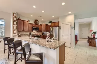 Photo #3: 2360672 Listing