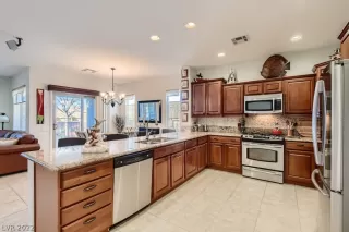 Photo #4: 2360672 Listing