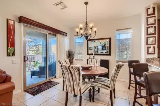 Photo #5: 2360672 Listing