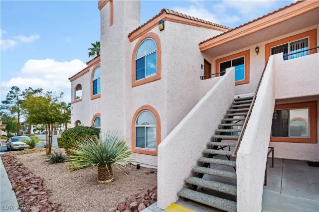 MLS: 2360721 Condo For Sale